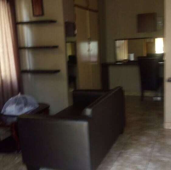 پانسیون Thulamela Guest House