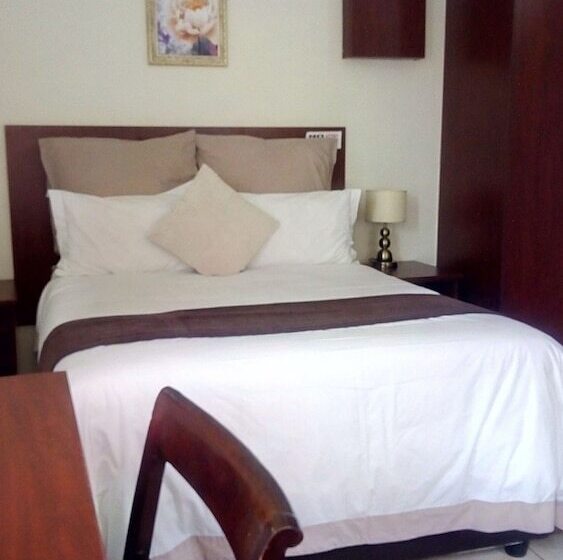 پانسیون Thulamela Guest House