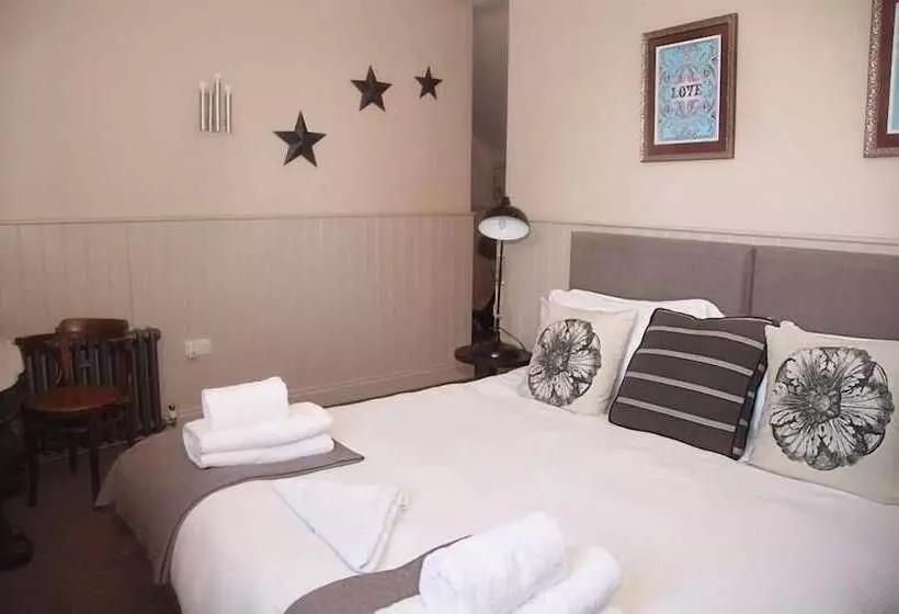 簡易ホテル The White Hart