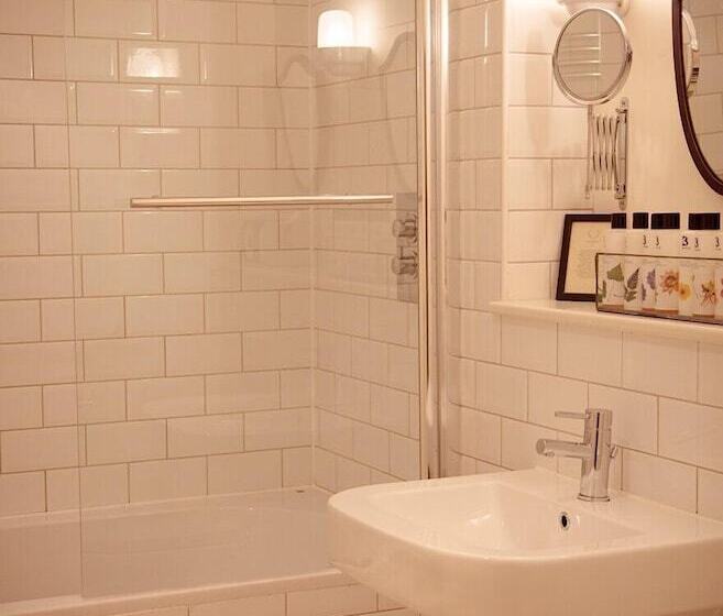 פונדק The White Hart