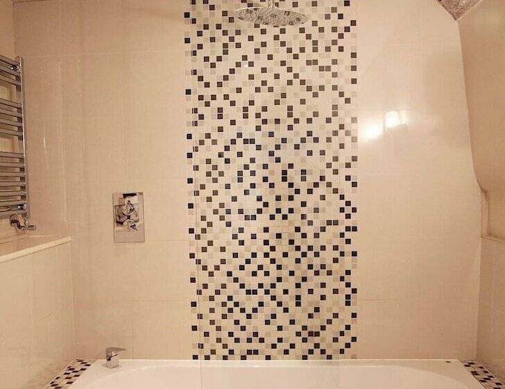 פונדק The White Hart