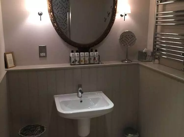 簡易ホテル The White Hart