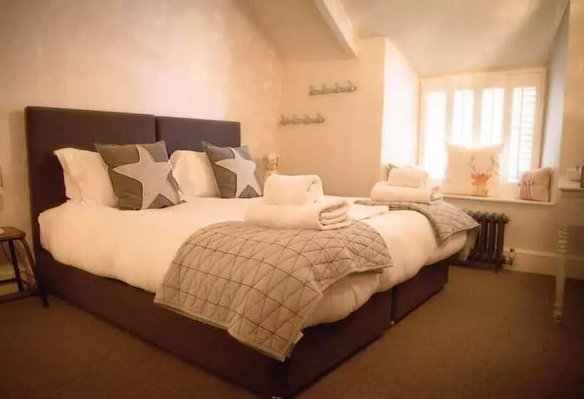 簡易ホテル The White Hart