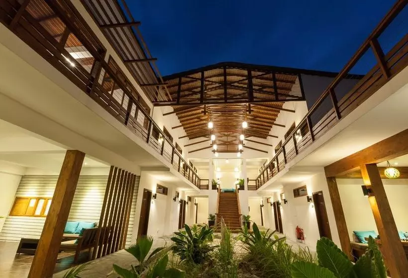 هتل Aveyla Manta Village