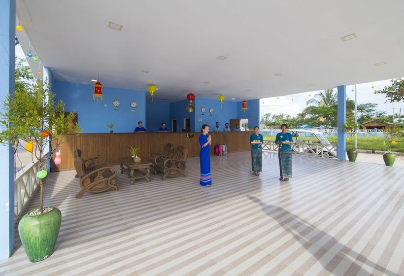 هتل Azura Beach Resort