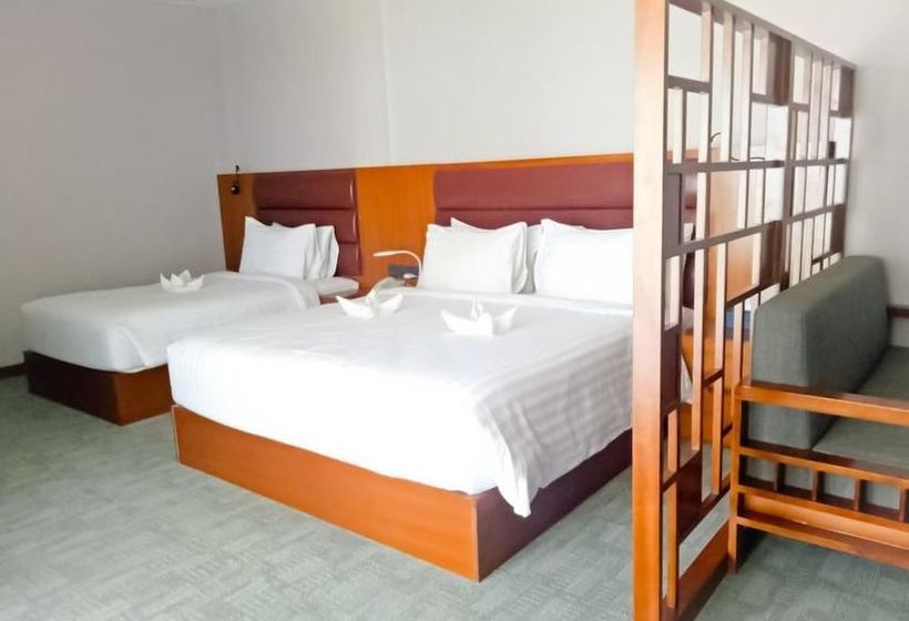 هتل Azura Beach Resort