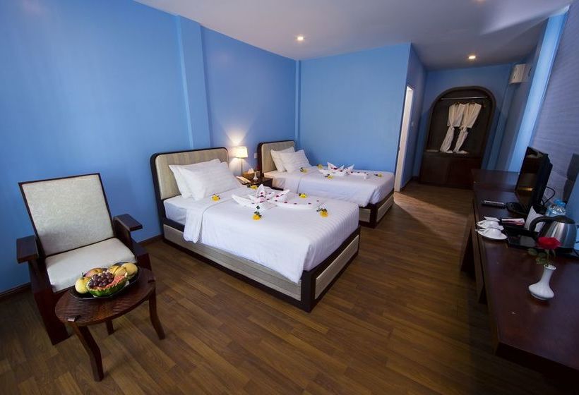 هتل Azura Beach Resort