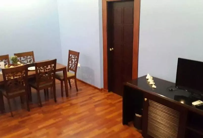 هتل Azura Beach Resort