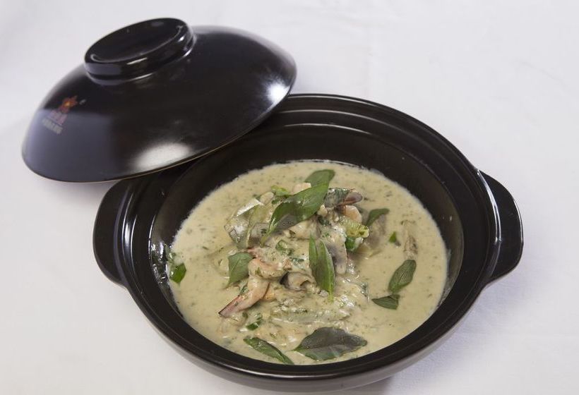 هتل Azura Beach Resort