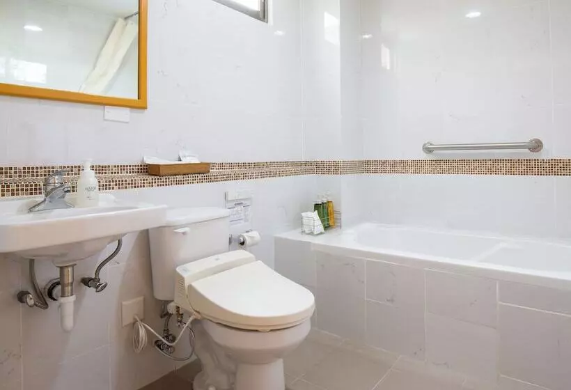 هتل Garden Palace Downtown Koror