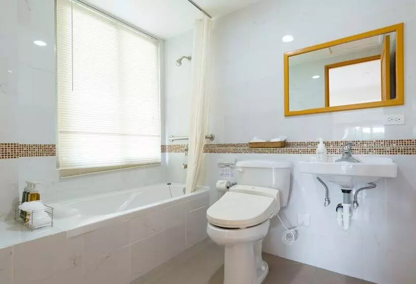 هتل Garden Palace Downtown Koror