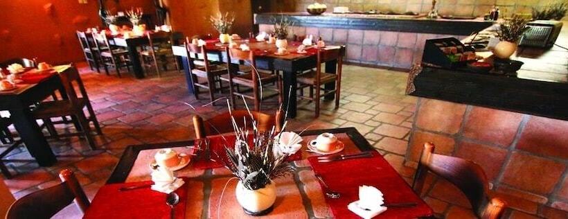 هتل Mount Etjo Safari Lodge