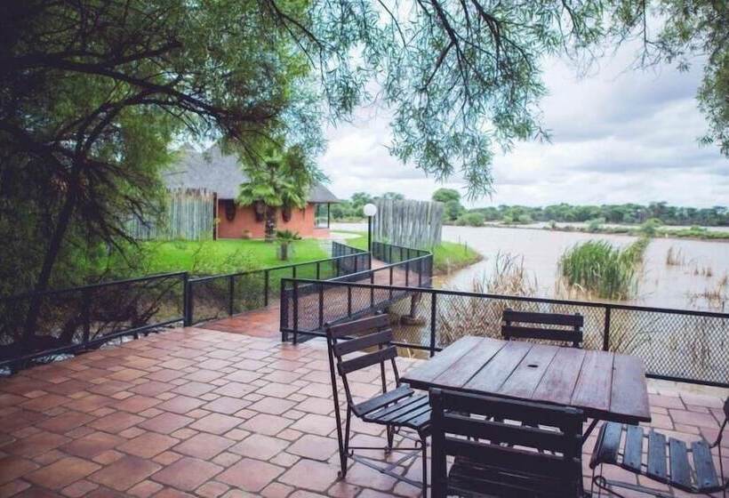 هتل Mount Etjo Safari Lodge