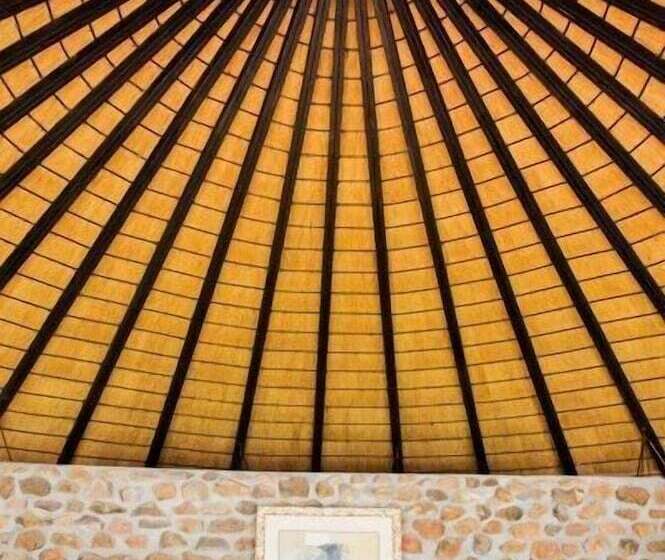 هتل Mount Etjo Safari Lodge