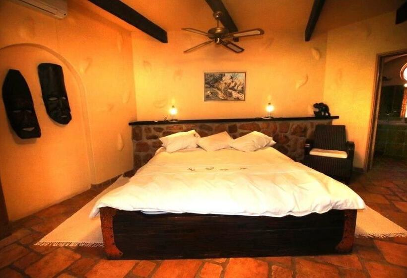 هتل Mount Etjo Safari Lodge