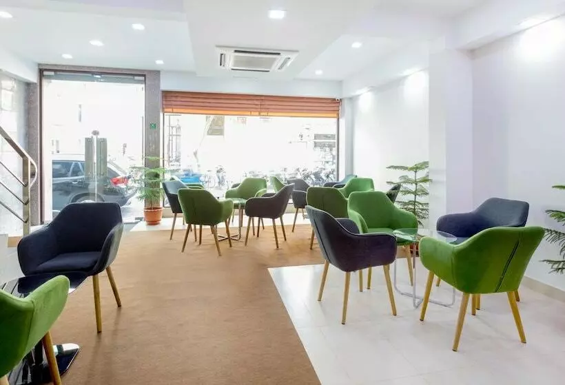 هتل Beehive Central