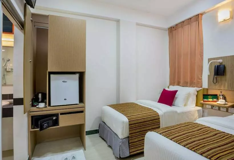 هتل Beehive Central