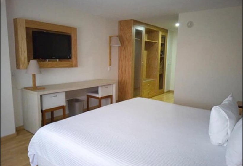 Отель Paris Fc Express