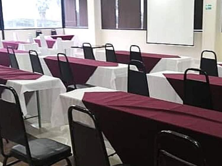 Отель Paris Fc Express