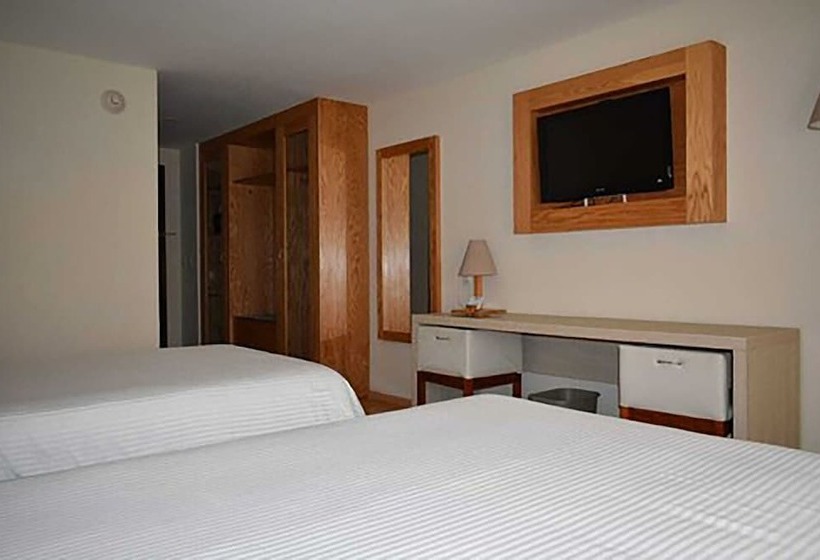 Отель Paris Fc Express