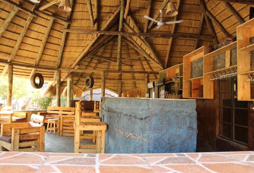 هتل Pelican Lodge And Camping