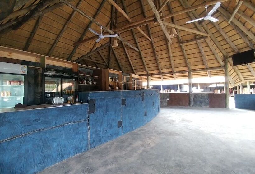 هتل Pelican Lodge And Camping