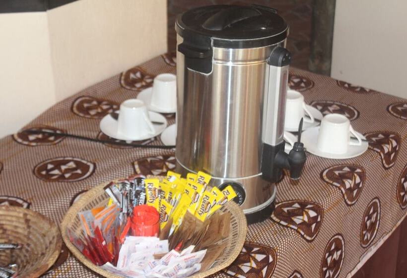 هتل Pelican Lodge And Camping