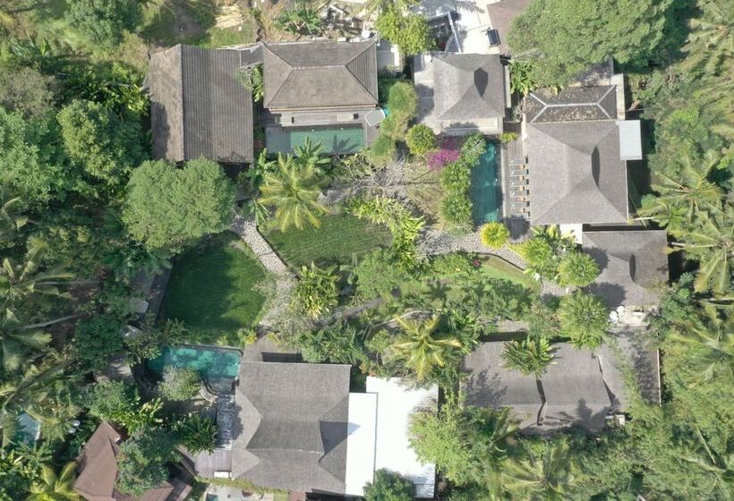 Отель Surya Kembar Villas