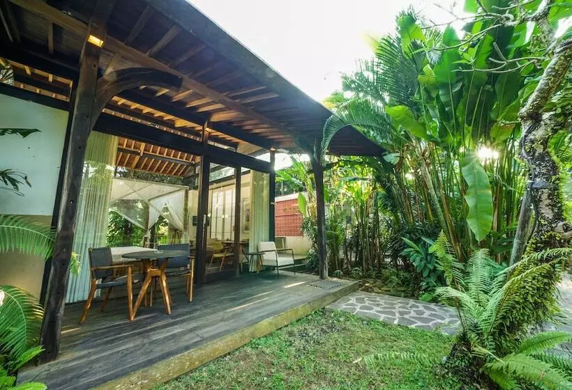 ホテル Surya Kembar Villas