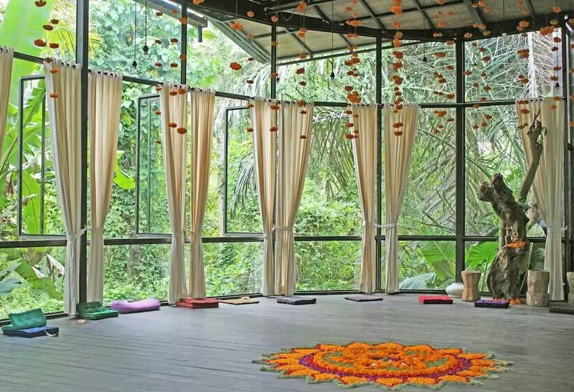 ホテル Surya Kembar Villas