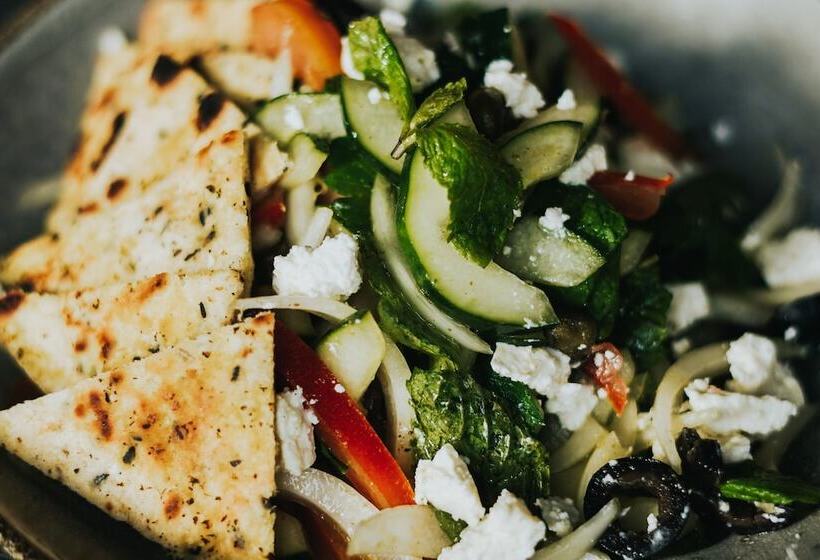 Отель Surya Kembar Villas