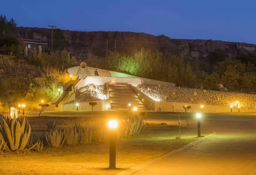 هتل Thaba Bosiu Cultural Village