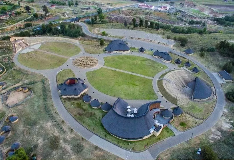 هتل Thaba Bosiu Cultural Village
