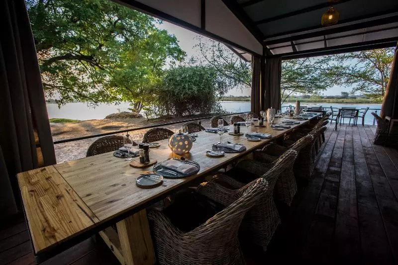 هتل Zambezi Mubala Lodge