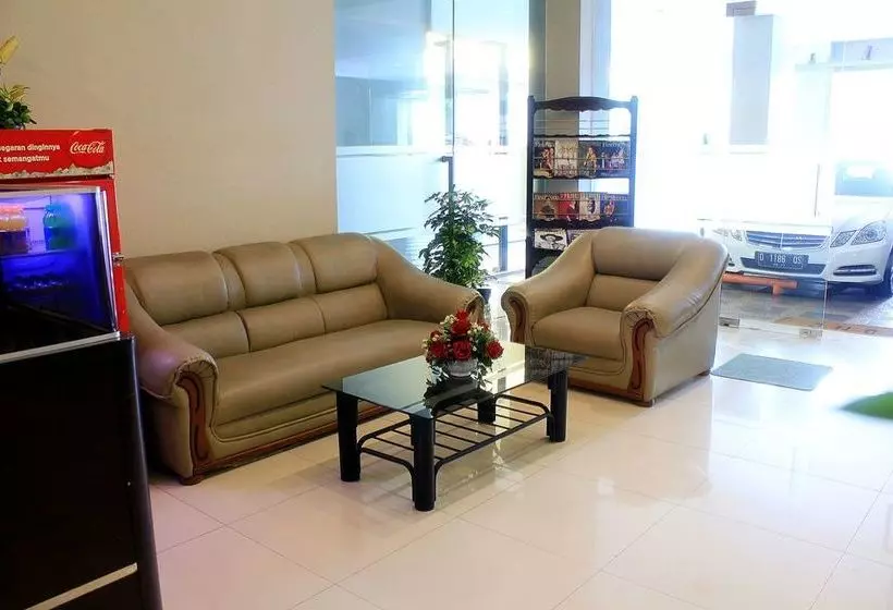 ホテル Zen Rooms Lengkong Gatot Subroto