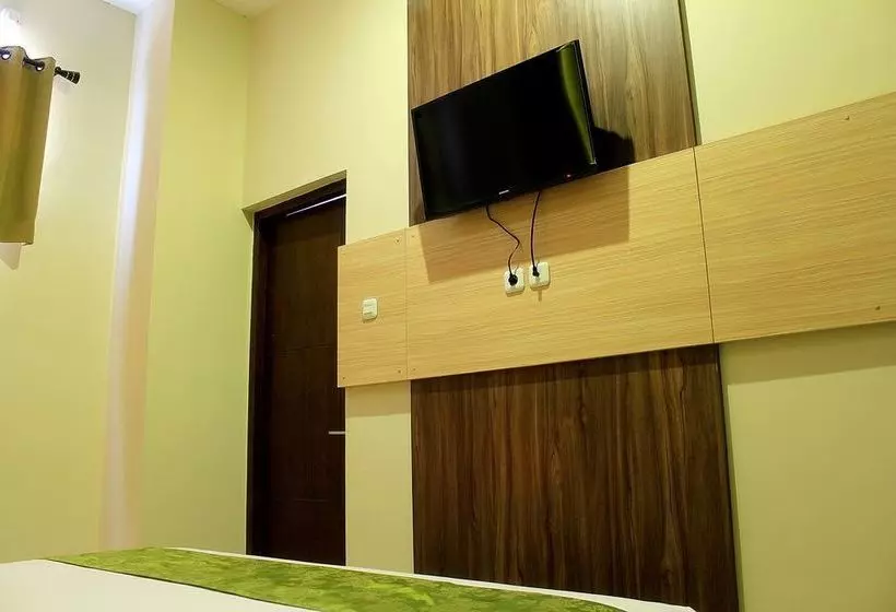 ホテル Zen Rooms Lengkong Gatot Subroto