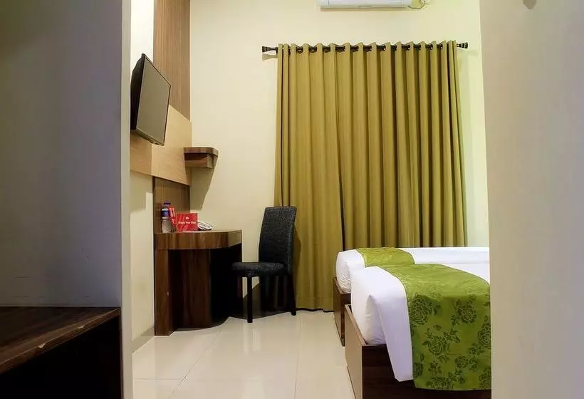 ホテル Zen Rooms Lengkong Gatot Subroto