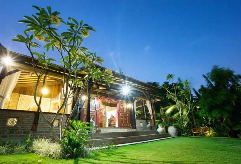 Kubu Ampo Villa