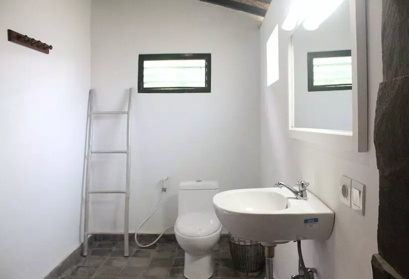Kubu Ampo Villa