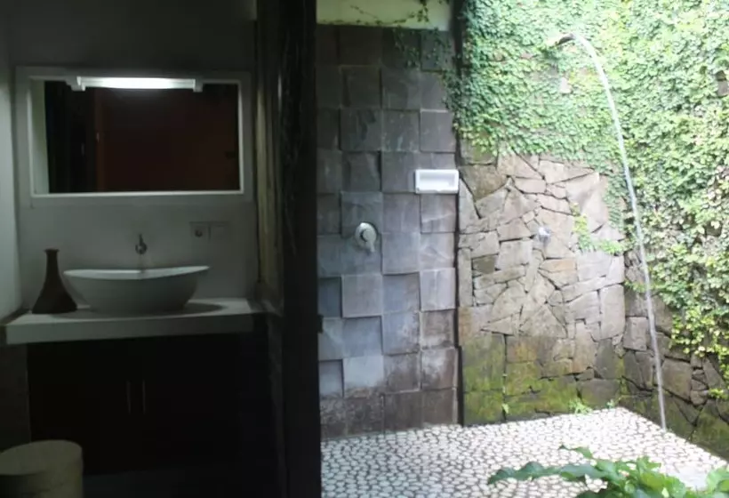 Kubu Ampo Villa