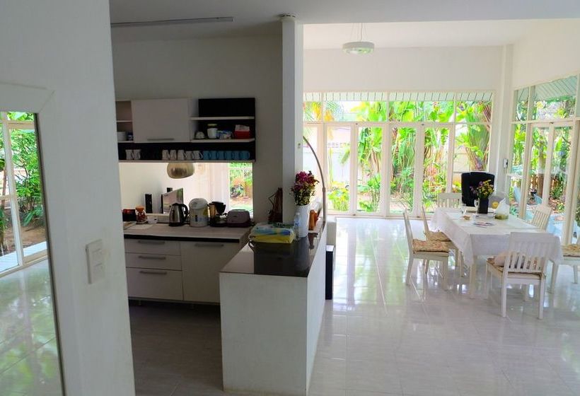 פנסיון Franjipani Home