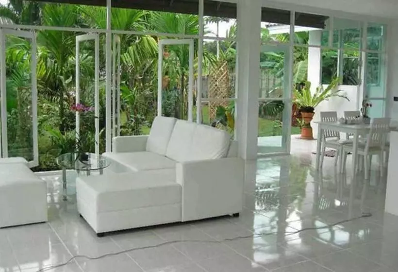 Majatalo Franjipani Home