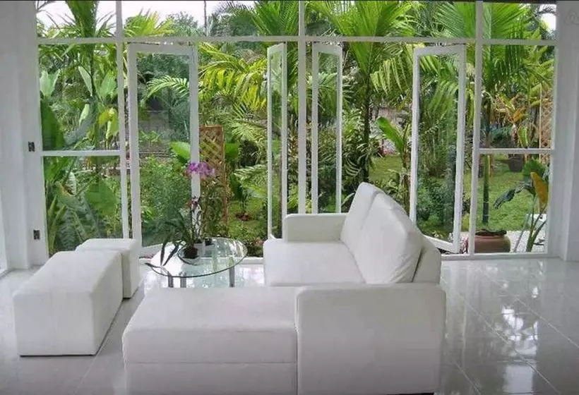 Majatalo Franjipani Home