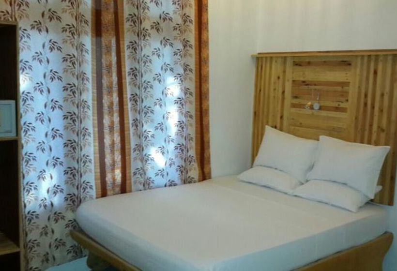 پانسیون Manta Inn