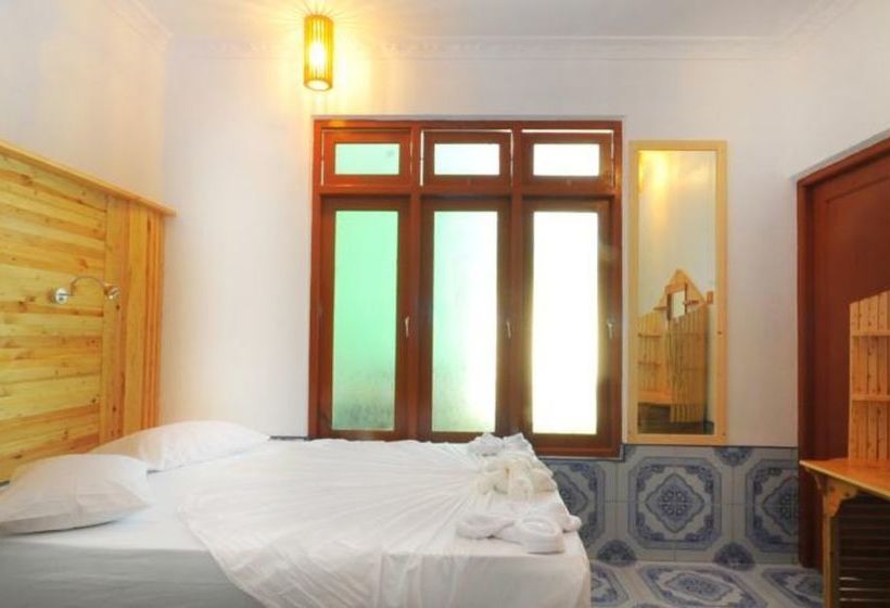 پانسیون Manta Inn