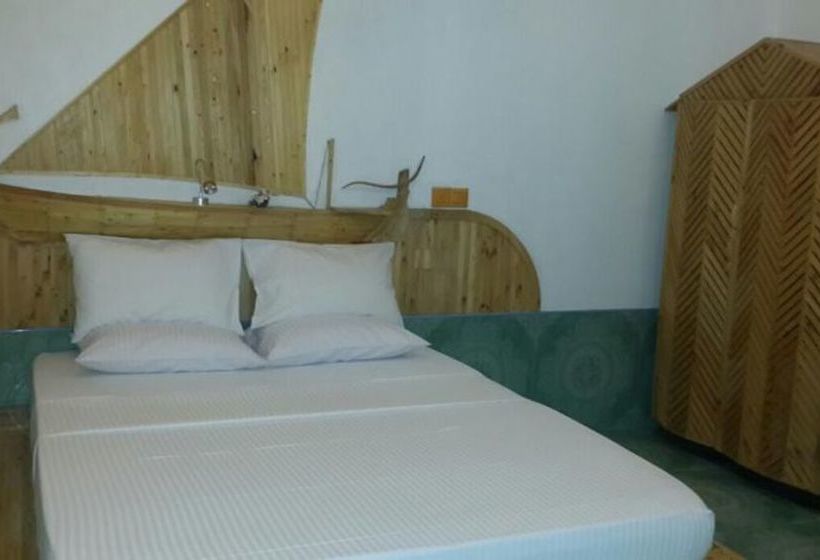 پانسیون Manta Inn