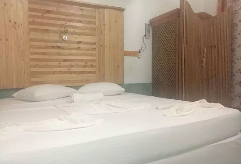 پانسیون Manta Inn