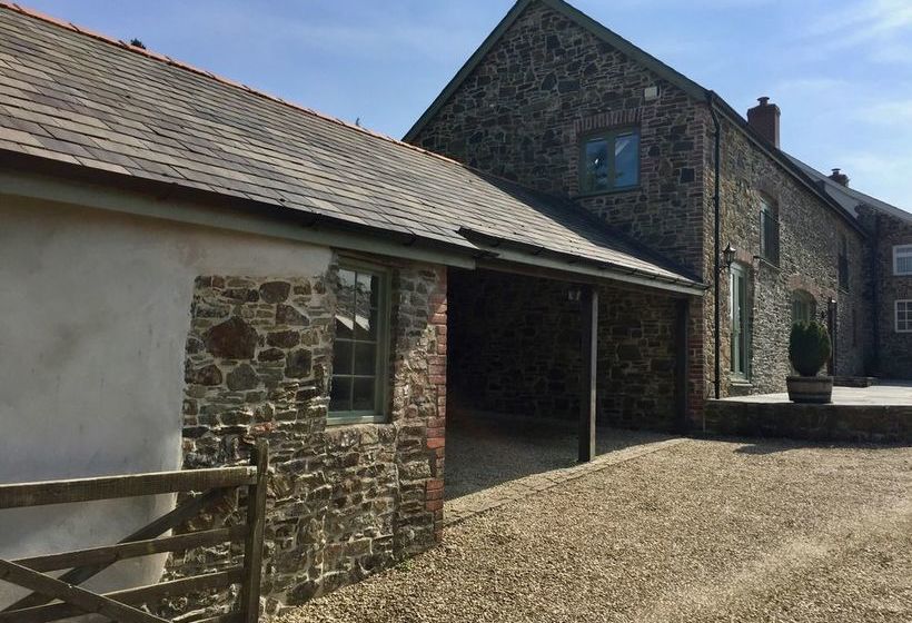 West Pennicknold Barn