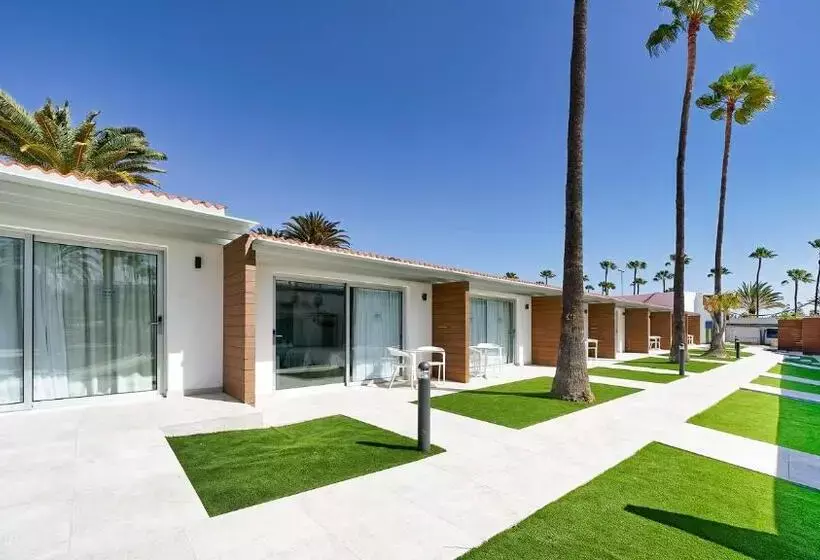 Sanom Beach Resort by Youroom - Adults Only