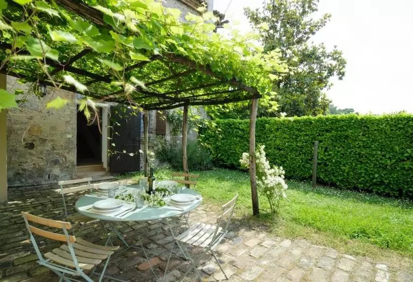 Agriturismo La Montecchia